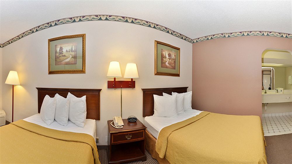 Hotel Ramada By Wyndham North Platte Extérieur photo