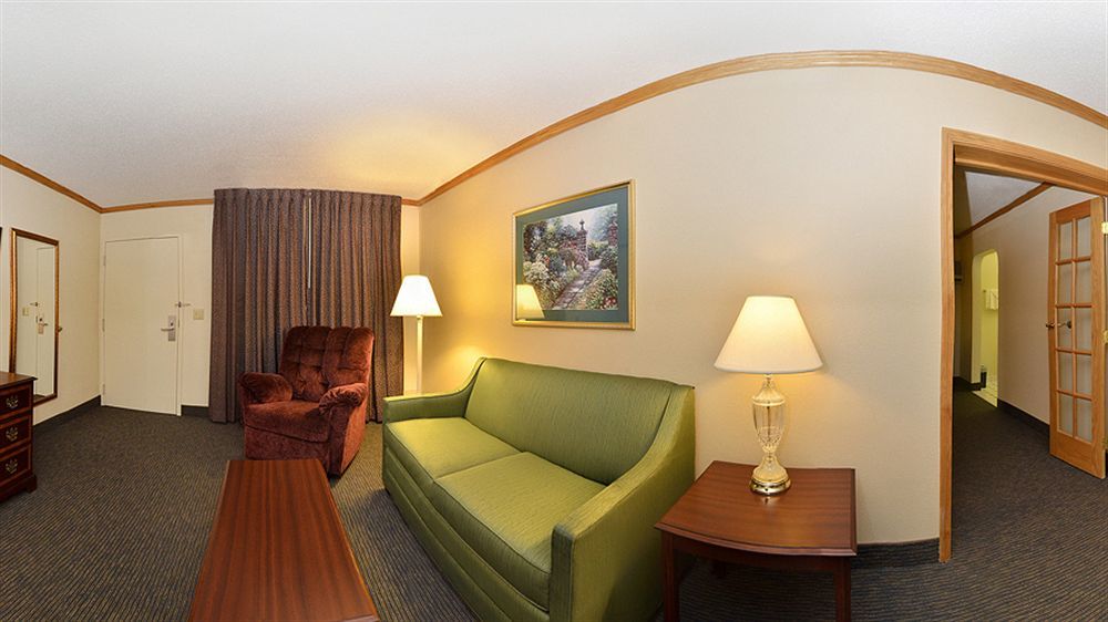 Hotel Ramada By Wyndham North Platte Extérieur photo