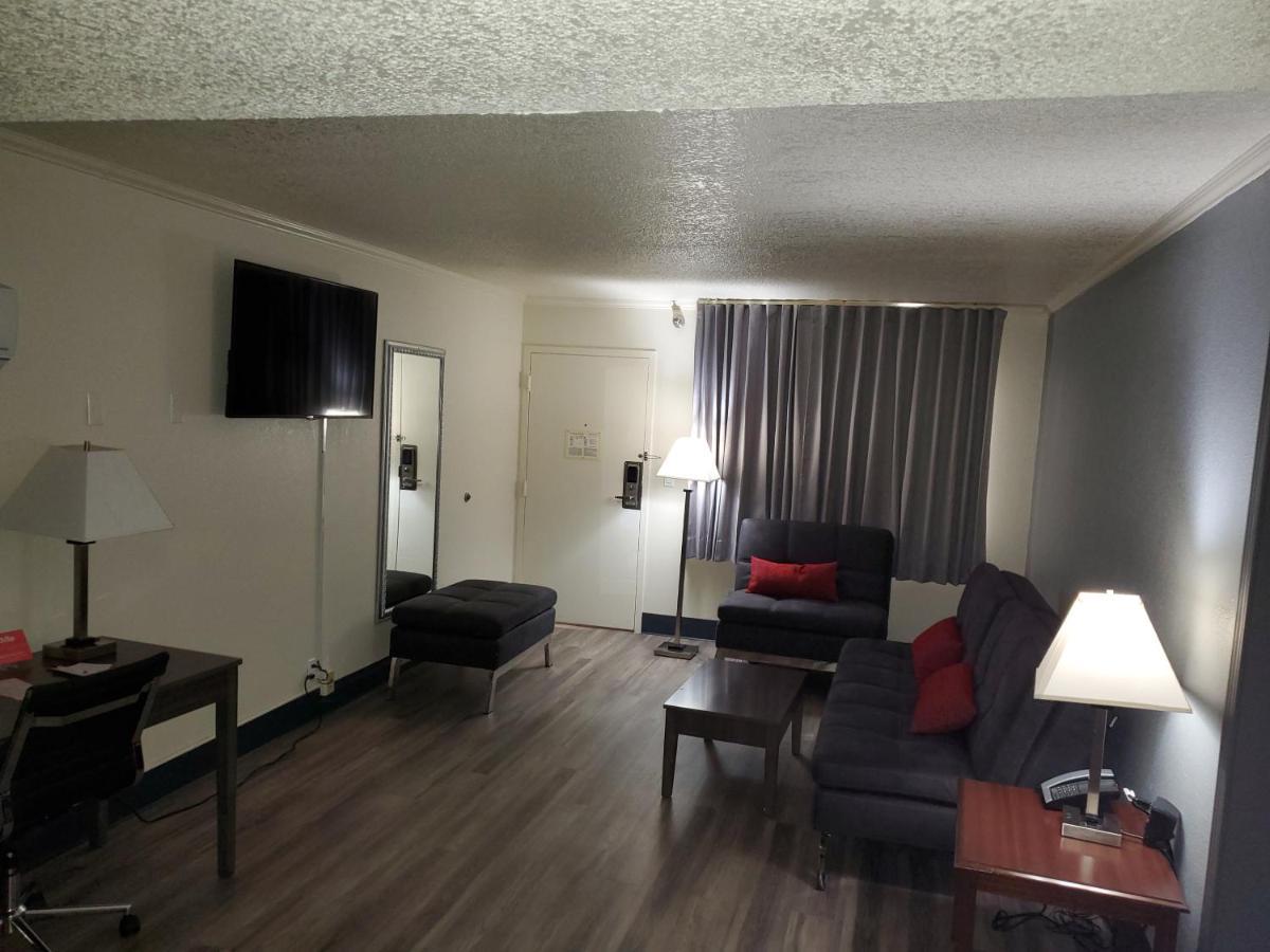 Hotel Ramada By Wyndham North Platte Extérieur photo